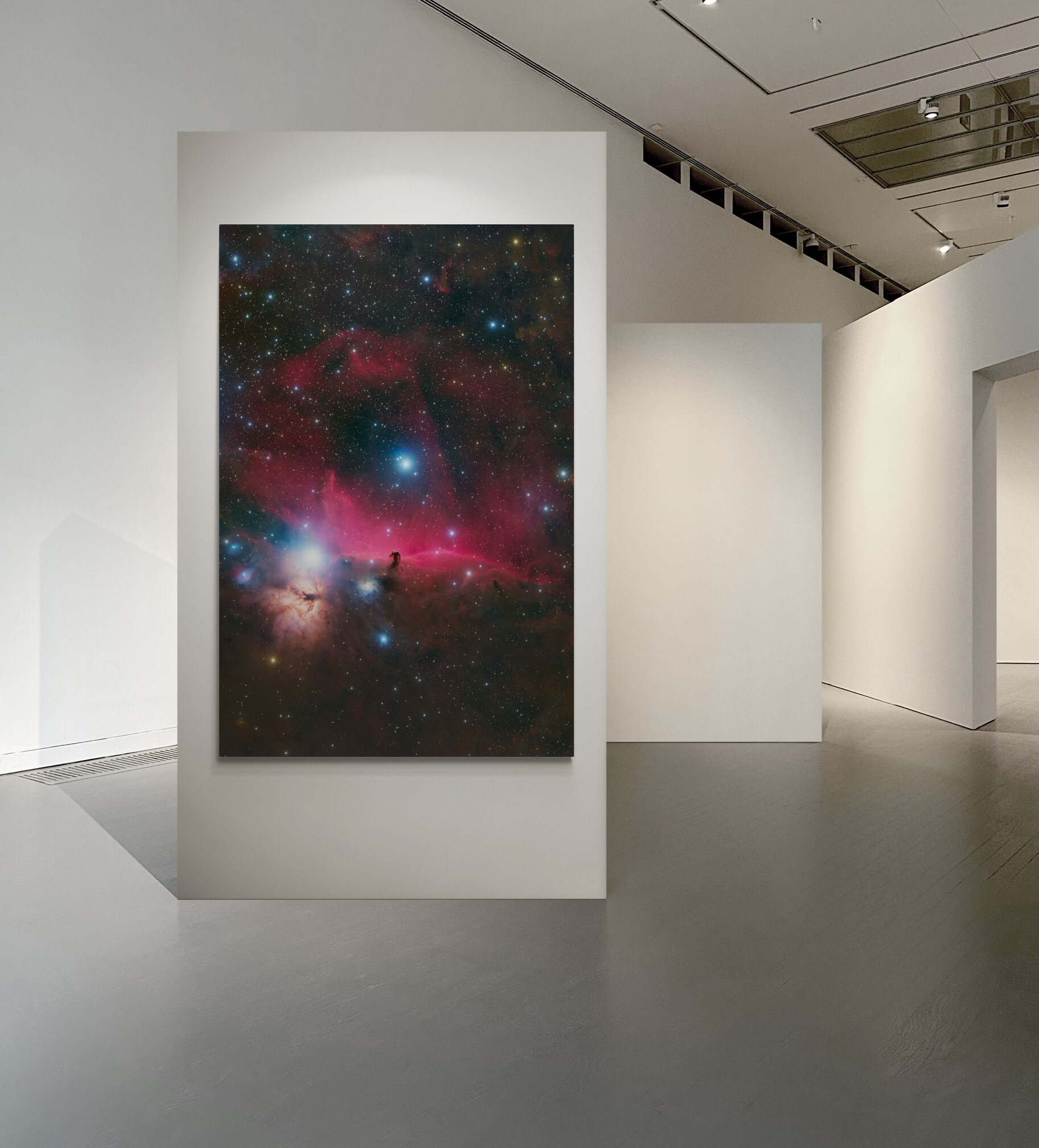 Impression d'art spatial dans une pièce nordique lumineuse
