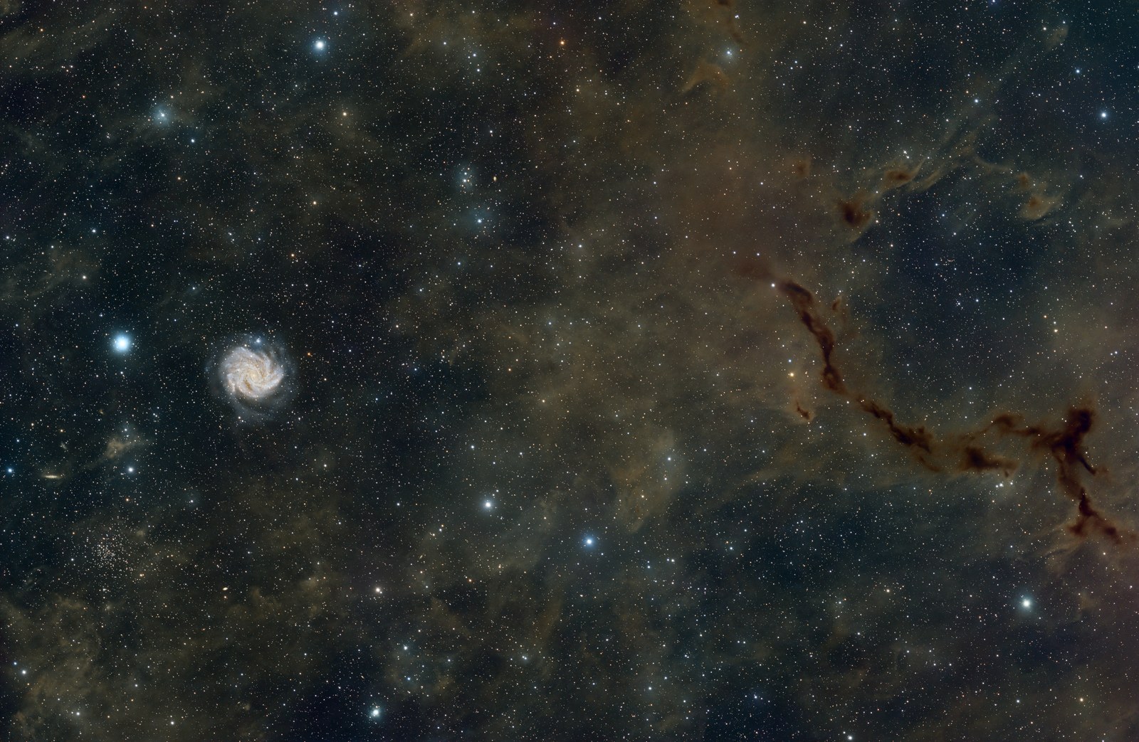 Poussière et galaxie