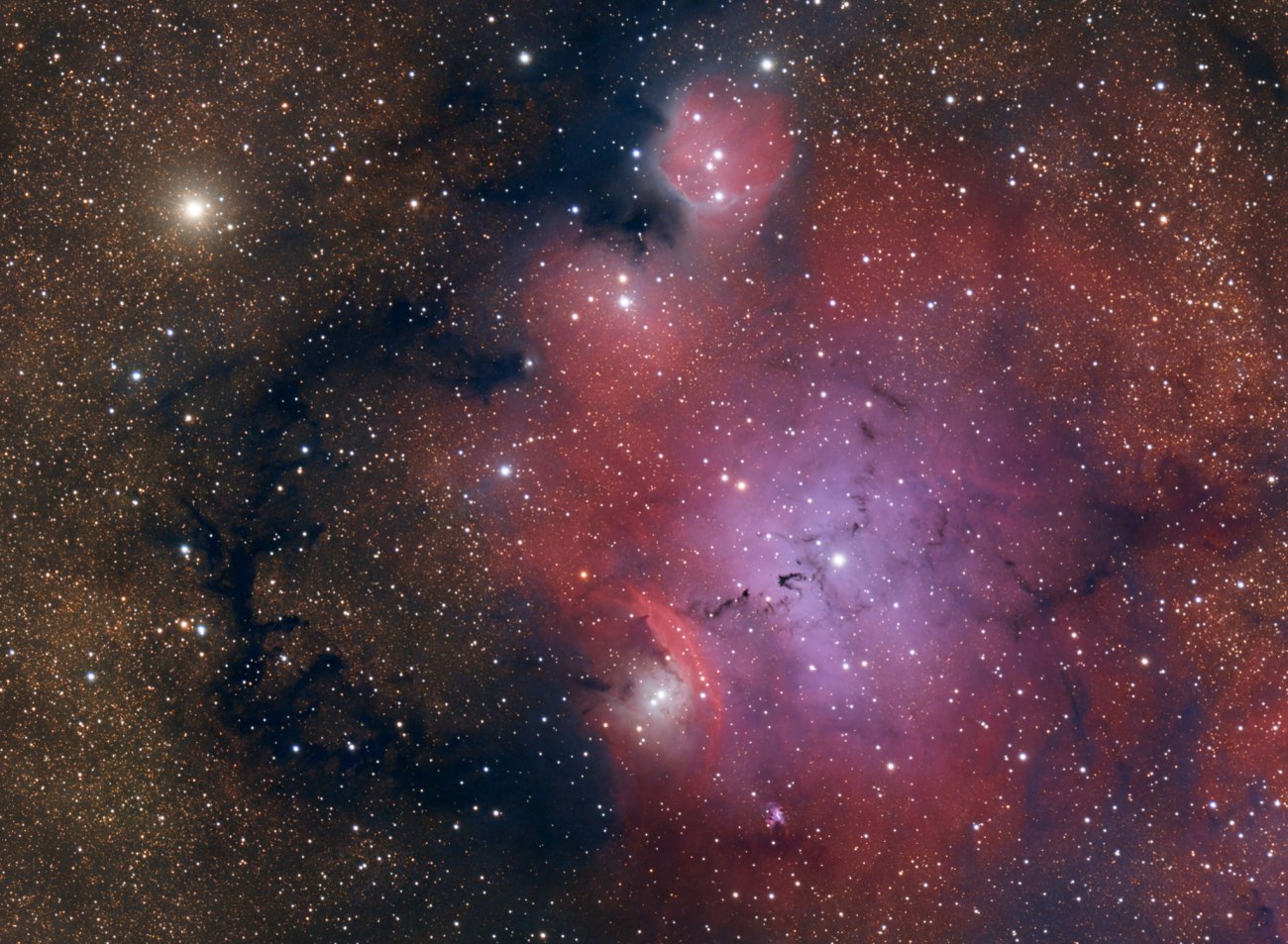 L'archipel à l'est de M8 (IC 1274/1275, IC 4685, NGC 6559) : émission, réflexion et poussière sombre.